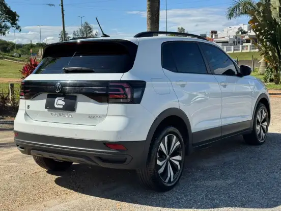 VOLKSWAGEN-T-CROSS-2024