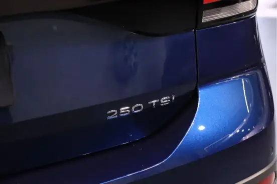 VOLKSWAGEN-T-CROSS-2023