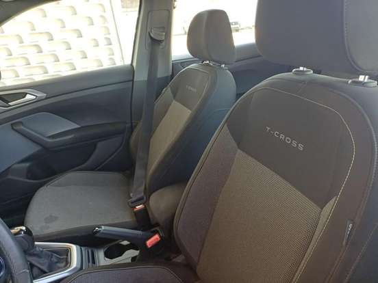 VOLKSWAGEN-T-CROSS-2025