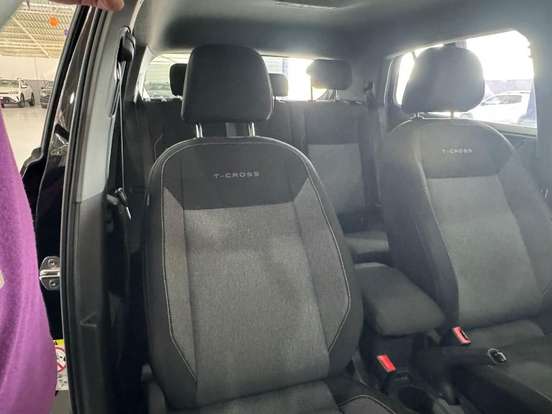 VOLKSWAGEN-T-CROSS-2025