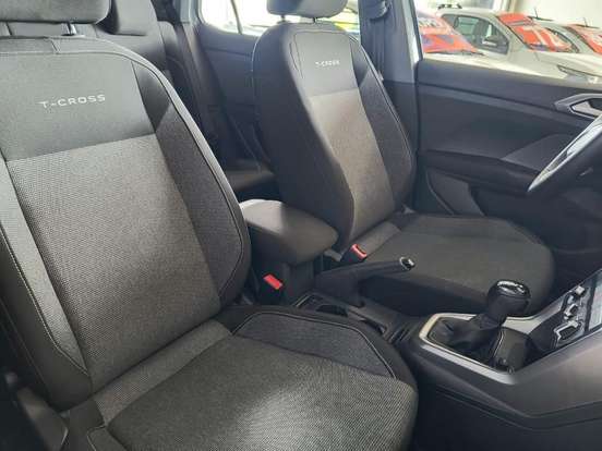 VOLKSWAGEN-T-CROSS-2025