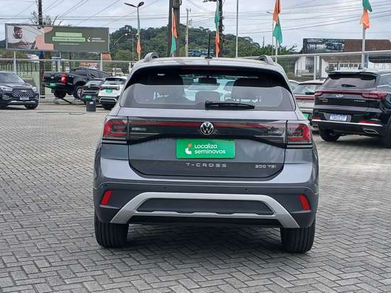VOLKSWAGEN-T-CROSS-2024