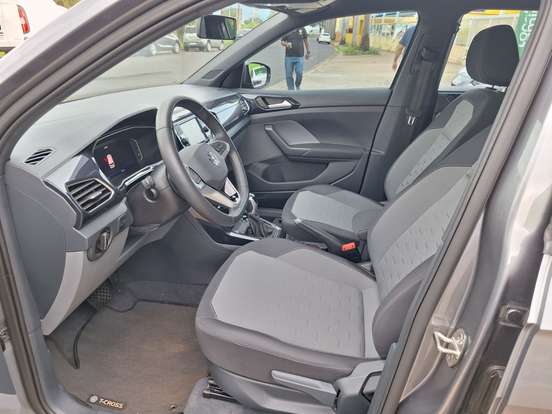 VOLKSWAGEN-T-CROSS-1.0 200 TSI TOTAL FLEX COMFORTLINE AUTOMÁTICO VOLKSWAGEN-T-CROSS-2023
