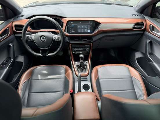 VOLKSWAGEN-T-CROSS-2020