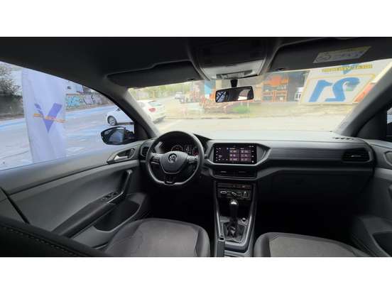 VOLKSWAGEN-T-CROSS-2021