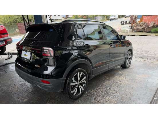 VOLKSWAGEN-T-CROSS-2021