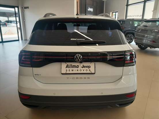 VOLKSWAGEN-T-CROSS-2023