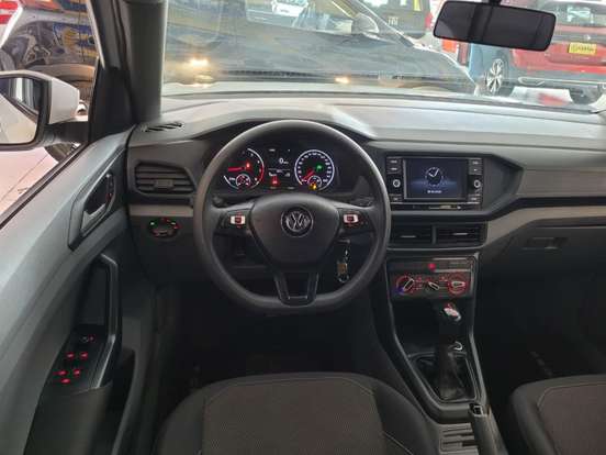 VOLKSWAGEN-T-CROSS-2020