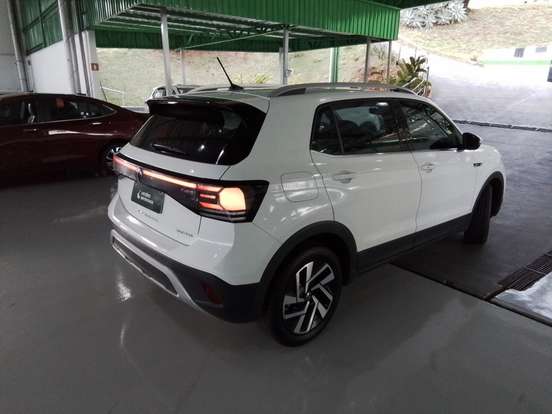 VOLKSWAGEN-T-CROSS-2024