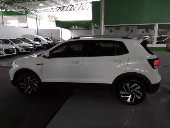 VOLKSWAGEN-T-CROSS-2024