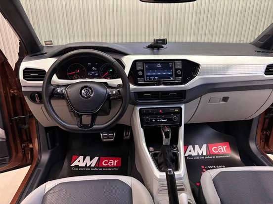 VOLKSWAGEN-T-CROSS-2019