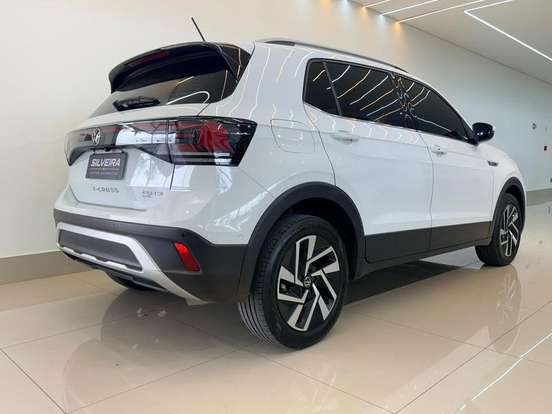 VOLKSWAGEN-T-CROSS-1.4 250 TSI TOTAL FLEX HIGHLINE AUTOMÁTICO VOLKSWAGEN-T-CROSS-2024
