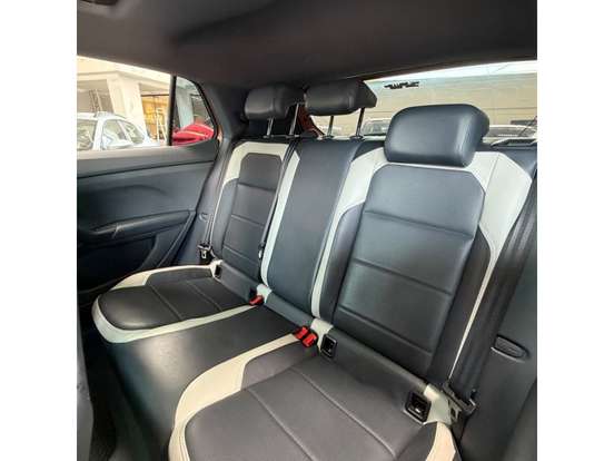 VOLKSWAGEN-T-CROSS-2020