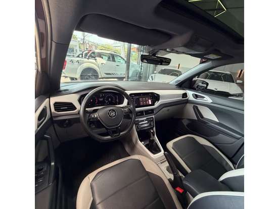 VOLKSWAGEN-T-CROSS-2020