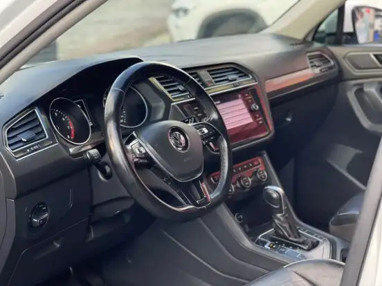 VOLKSWAGEN-TIGUAN-2018