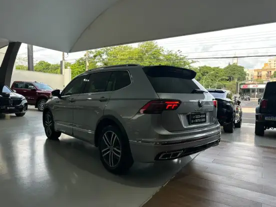 VOLKSWAGEN-TIGUAN-2024