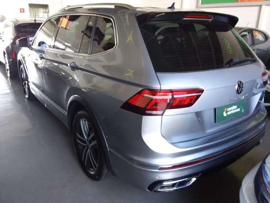 VOLKSWAGEN-TIGUAN-2.0 300 TSI GASOLINA ALLSPACE R-LINE AUTOMÁTICO VOLKSWAGEN-TIGUAN-2024