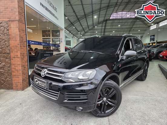 VOLKSWAGEN-TOUAREG-2013