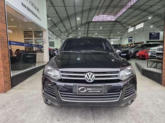 VOLKSWAGEN-TOUAREG-2013