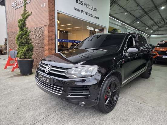 VOLKSWAGEN-TOUAREG-2013