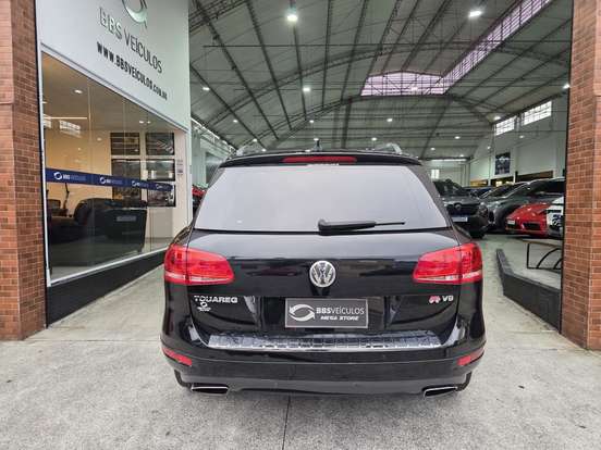 VOLKSWAGEN-TOUAREG-2013