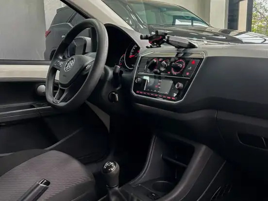 VOLKSWAGEN-UP-2019