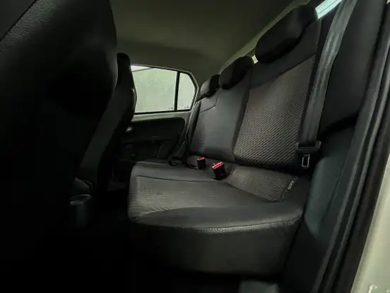VOLKSWAGEN-UP-2019