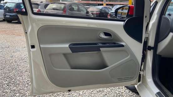 VOLKSWAGEN-UP-1.0 MPI MOVE UP 12V FLEX 4P AUTOMATIZADO VOLKSWAGEN-UP-2017