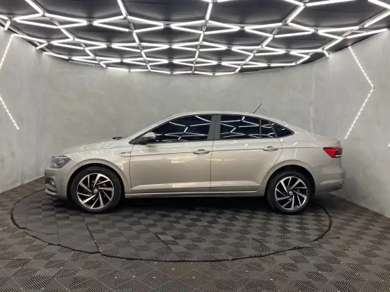 VOLKSWAGEN-VIRTUS-2021