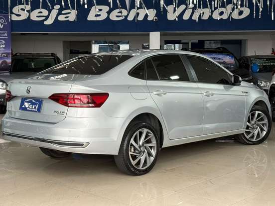 VOLKSWAGEN-VIRTUS-2018