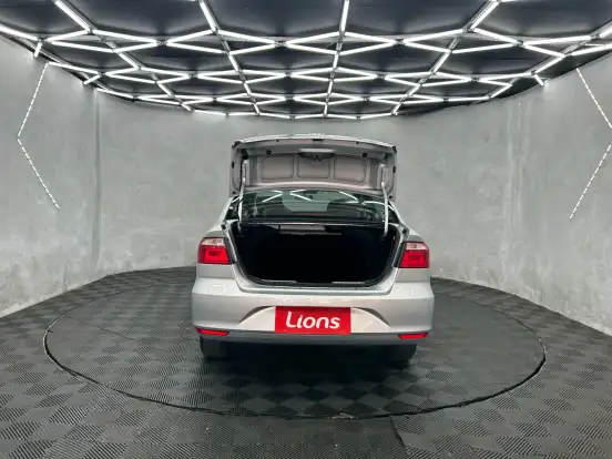 VOLKSWAGEN-VOYAGE-2021