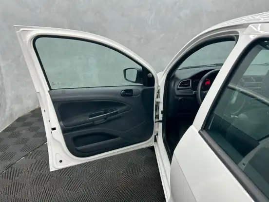 VOLKSWAGEN-VOYAGE-2023