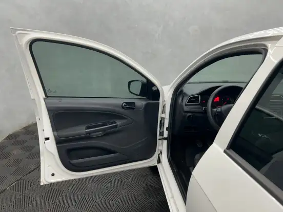 VOLKSWAGEN-VOYAGE-2023