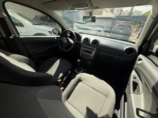 VOLKSWAGEN-VOYAGE-2013