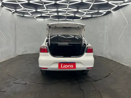 VOLKSWAGEN-VOYAGE-2022