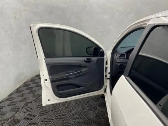 VOLKSWAGEN-VOYAGE-2021