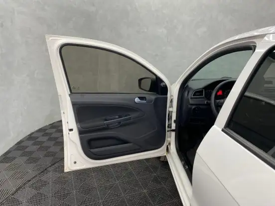 VOLKSWAGEN-VOYAGE-1.6 MSI TOTALFLEX TRENDLINE 4P MANUAL VOLKSWAGEN-VOYAGE-2018