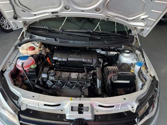 VOLKSWAGEN-VOYAGE-2013