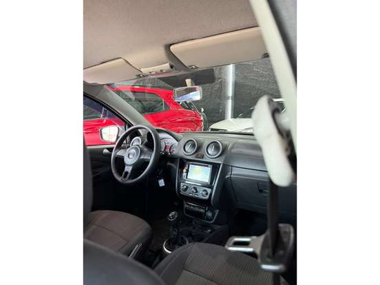 VOLKSWAGEN-VOYAGE-1.0 MI 8V FLEX 4P MANUAL VOLKSWAGEN-VOYAGE-2013