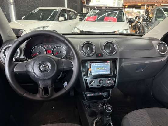 VOLKSWAGEN-VOYAGE-1.0 MI 8V FLEX 4P MANUAL VOLKSWAGEN-VOYAGE-2013