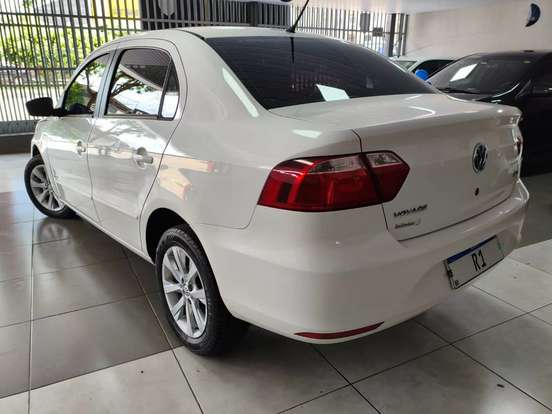 VOLKSWAGEN-VOYAGE-1.0 MI 8V FLEX 4P MANUAL VOLKSWAGEN-VOYAGE-2013