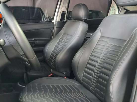 VOLKSWAGEN-VOYAGE-1.0 MI 8V FLEX 4P MANUAL VOLKSWAGEN-VOYAGE-2013