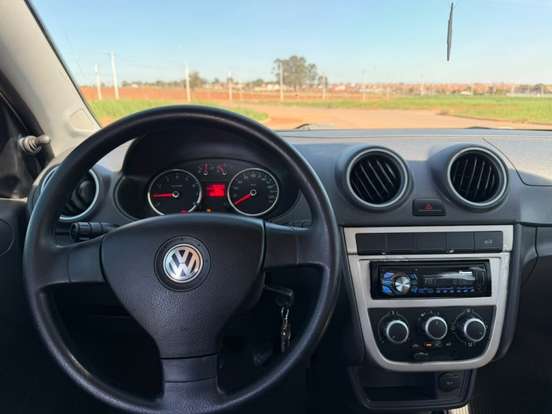 VOLKSWAGEN-VOYAGE-2011