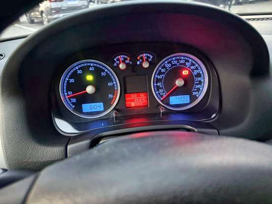VOLKSWAGEN-BORA-2.0 MI 8V GASOLINA 4P TIPTRONIC VOLKSWAGEN-BORA-2008