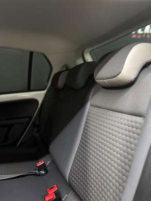 VOLKSWAGEN-CROSS UP-2017
