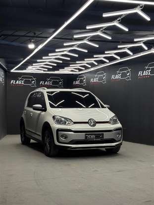 VOLKSWAGEN-CROSS UP-2017