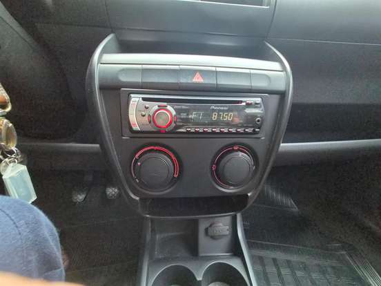 VOLKSWAGEN-FOX-2006