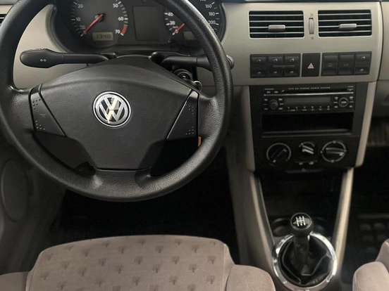 VOLKSWAGEN-GOL-1.6 MI 8V GASOLINA 4P MANUAL G.III VOLKSWAGEN-GOL-1999
