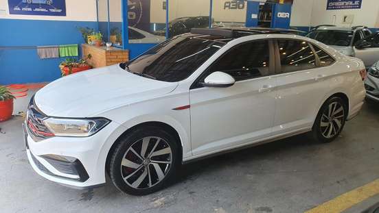 VOLKSWAGEN-JETTA-2020