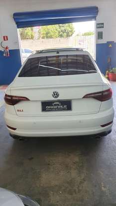 VOLKSWAGEN-JETTA-2020